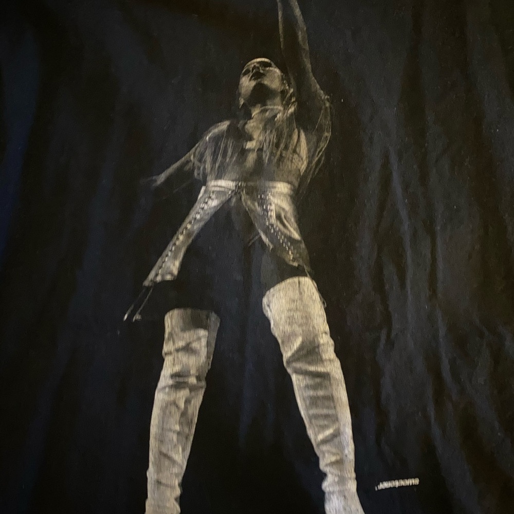 ariana grande middle finger longsleeve